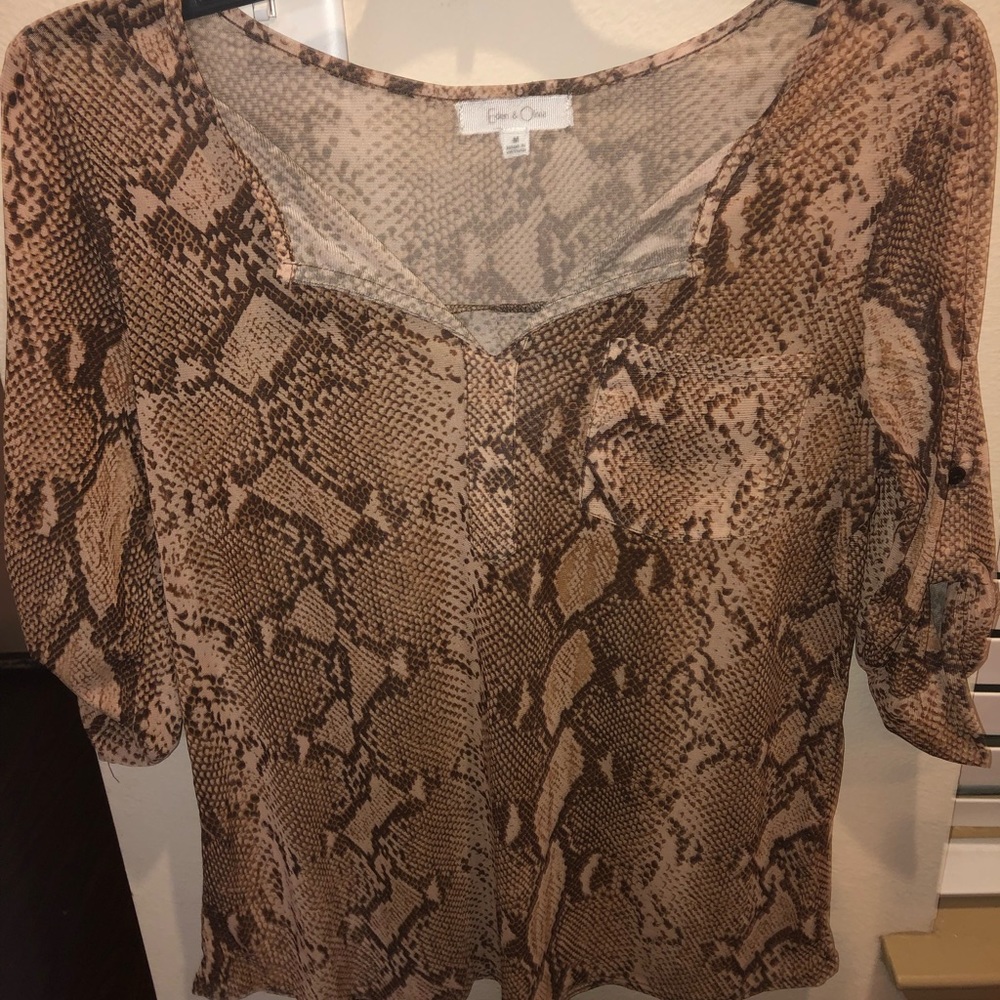 Blouse brown 1/4 sleeve V neck